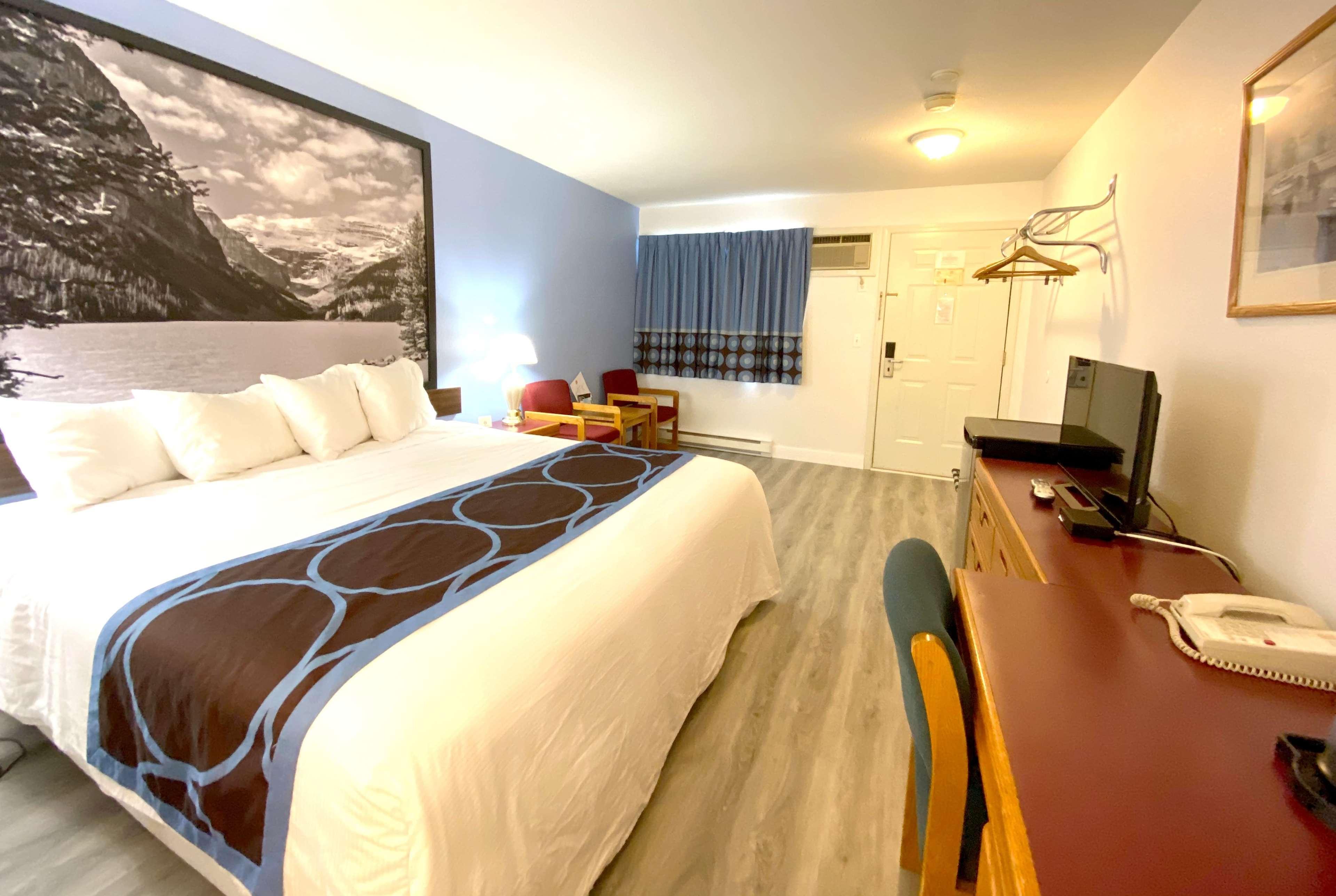 Super 8 By Wyndham Sicamous Exterior foto