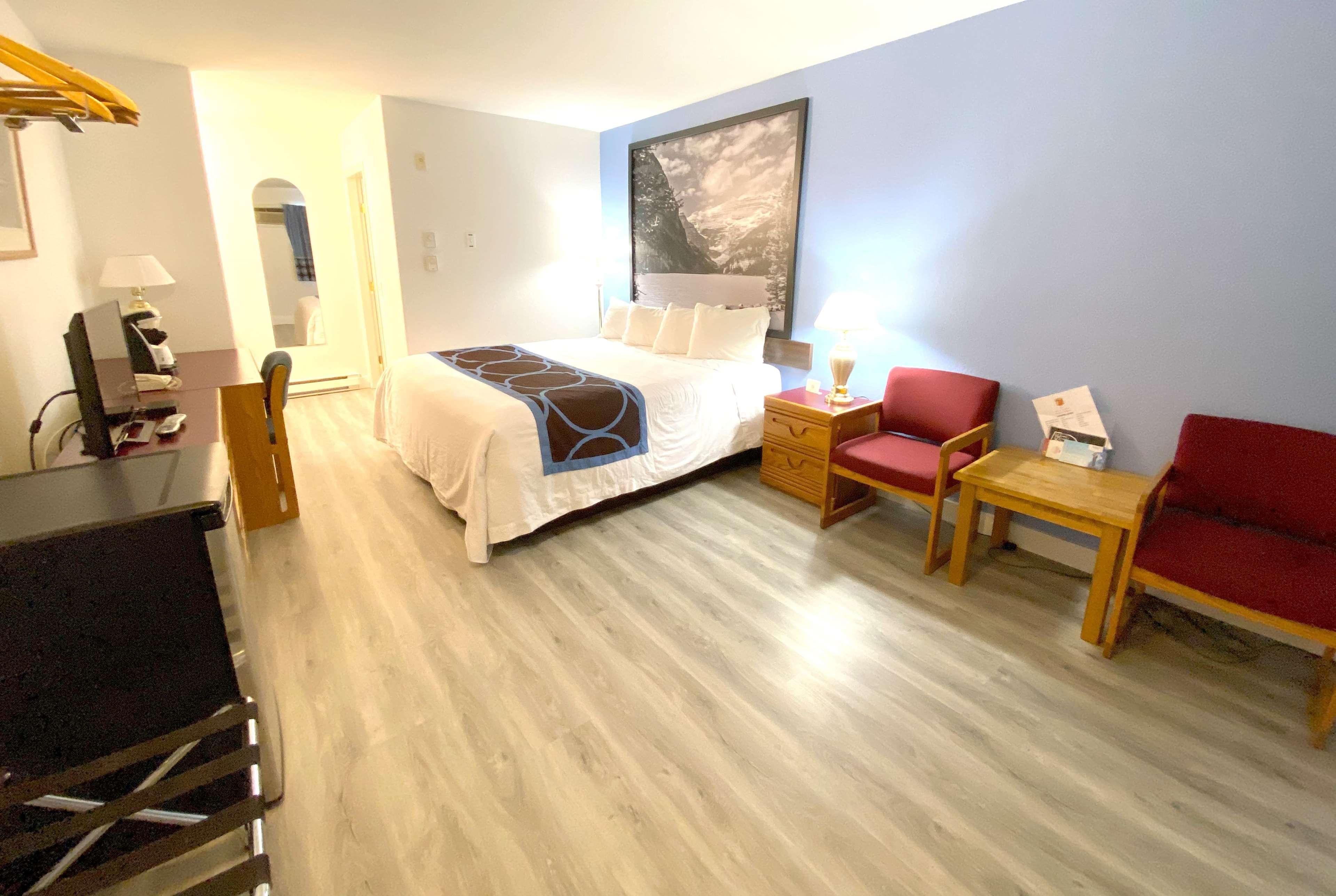Super 8 By Wyndham Sicamous Exterior foto