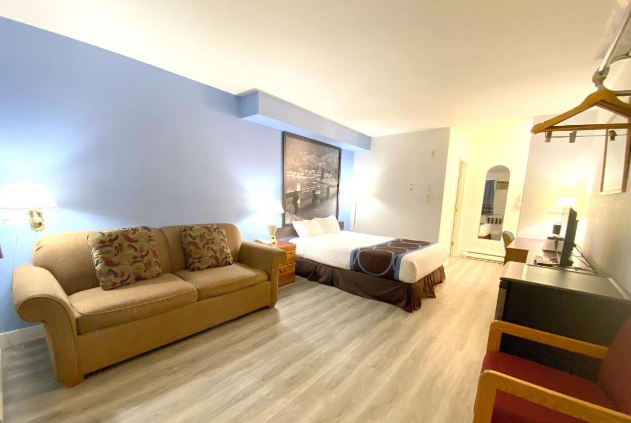Super 8 By Wyndham Sicamous Exterior foto