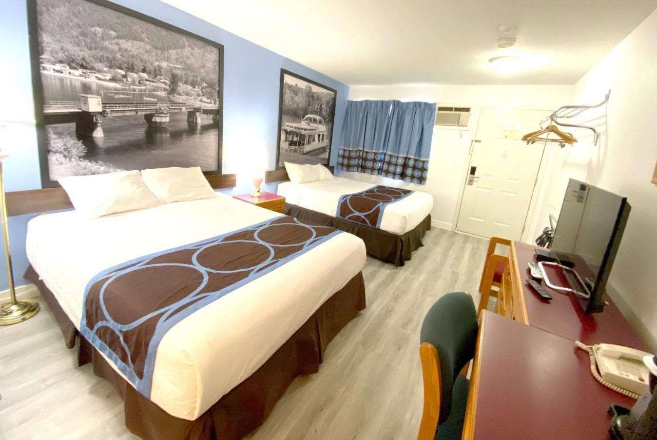 Super 8 By Wyndham Sicamous Exterior foto