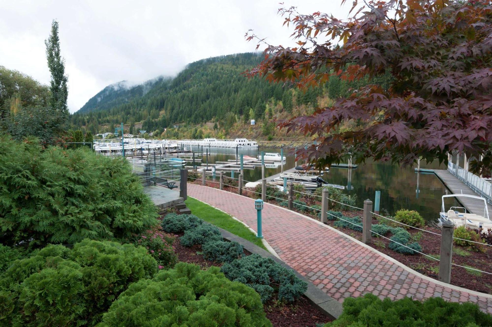 Super 8 By Wyndham Sicamous Exterior foto