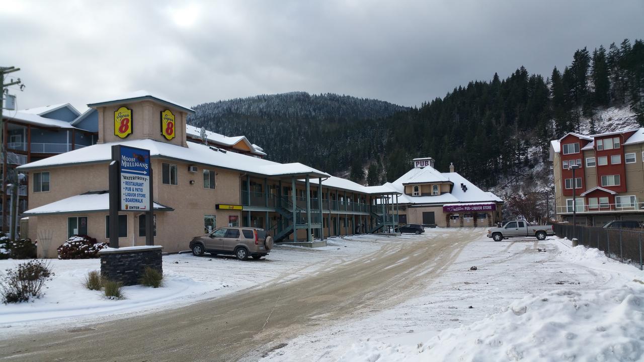 Super 8 By Wyndham Sicamous Exterior foto