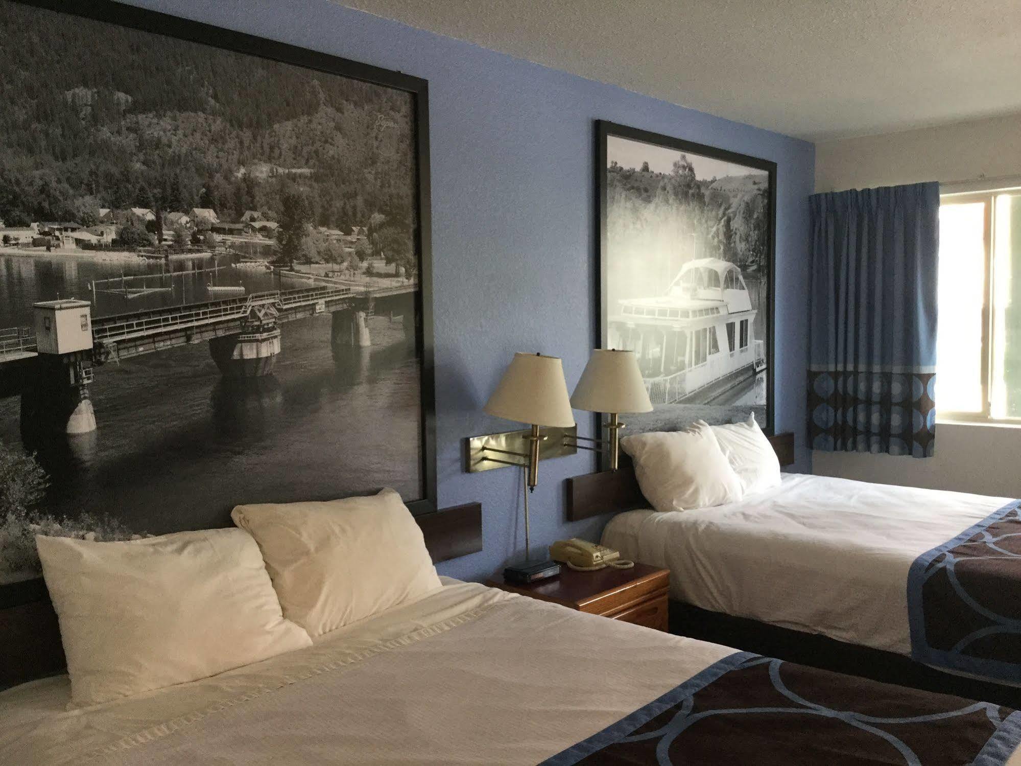 Super 8 By Wyndham Sicamous Exterior foto