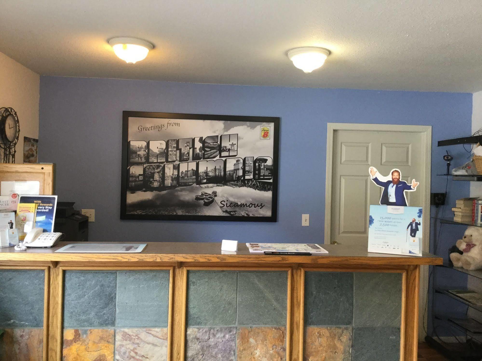 Super 8 By Wyndham Sicamous Exterior foto