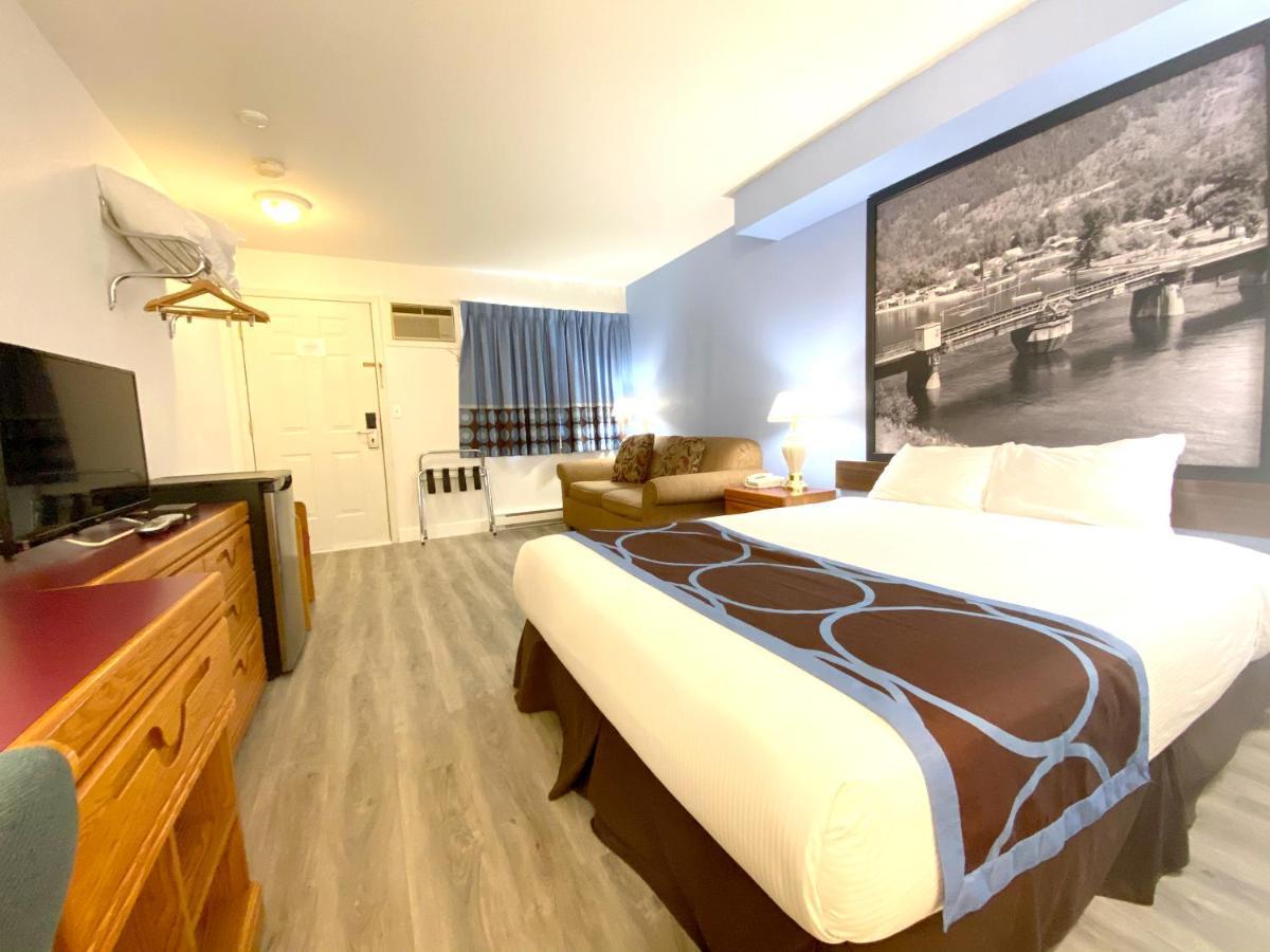Super 8 By Wyndham Sicamous Exterior foto