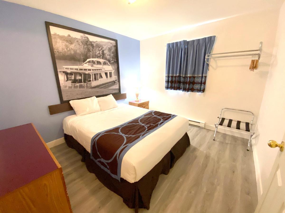 Super 8 By Wyndham Sicamous Exterior foto